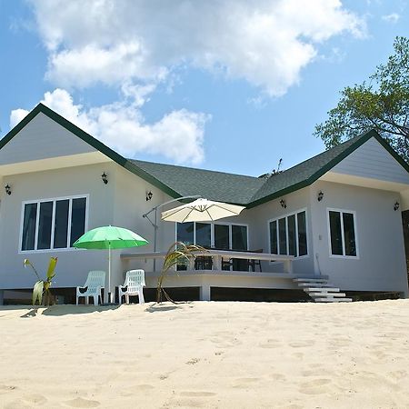 The Moonrakers Villa Mae Nam Room photo